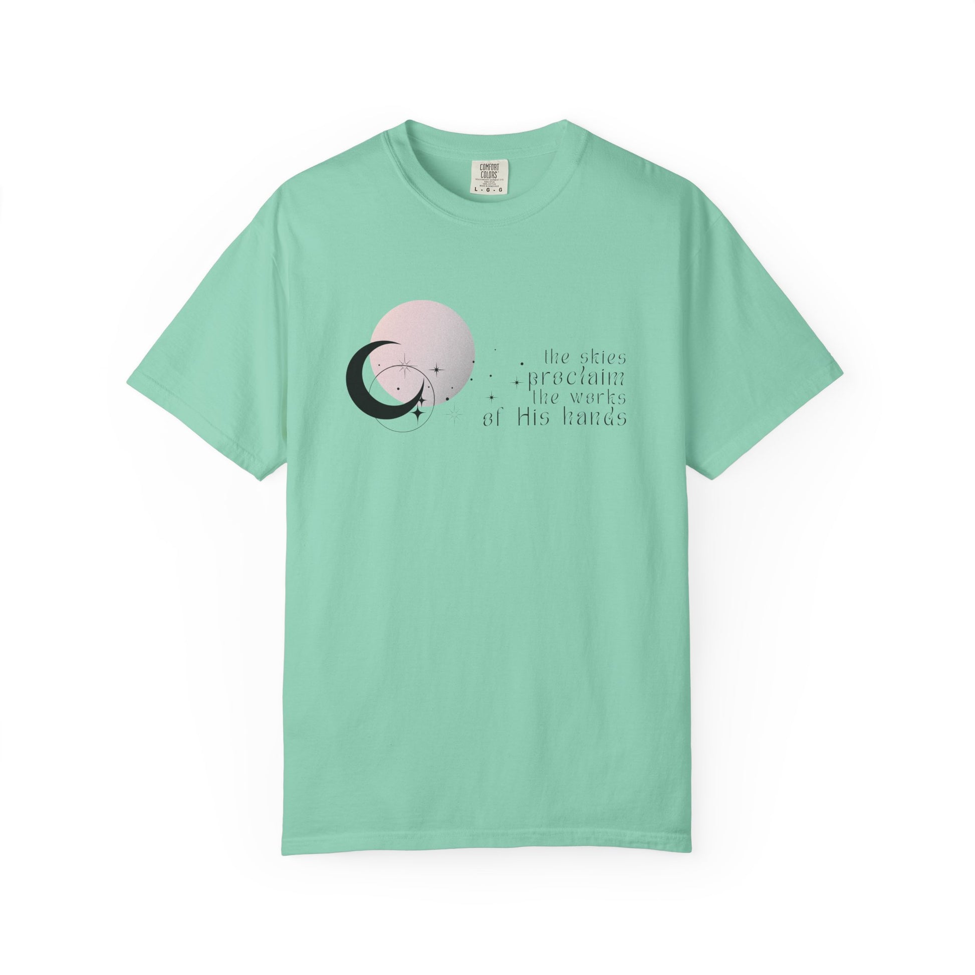 Serene T-Shirt with Abstract Design, Relaxed Fit Tee for Everyday Wear, Boho Style, Gift for Birthdays, Relaxation, Casual Occasions, [...]