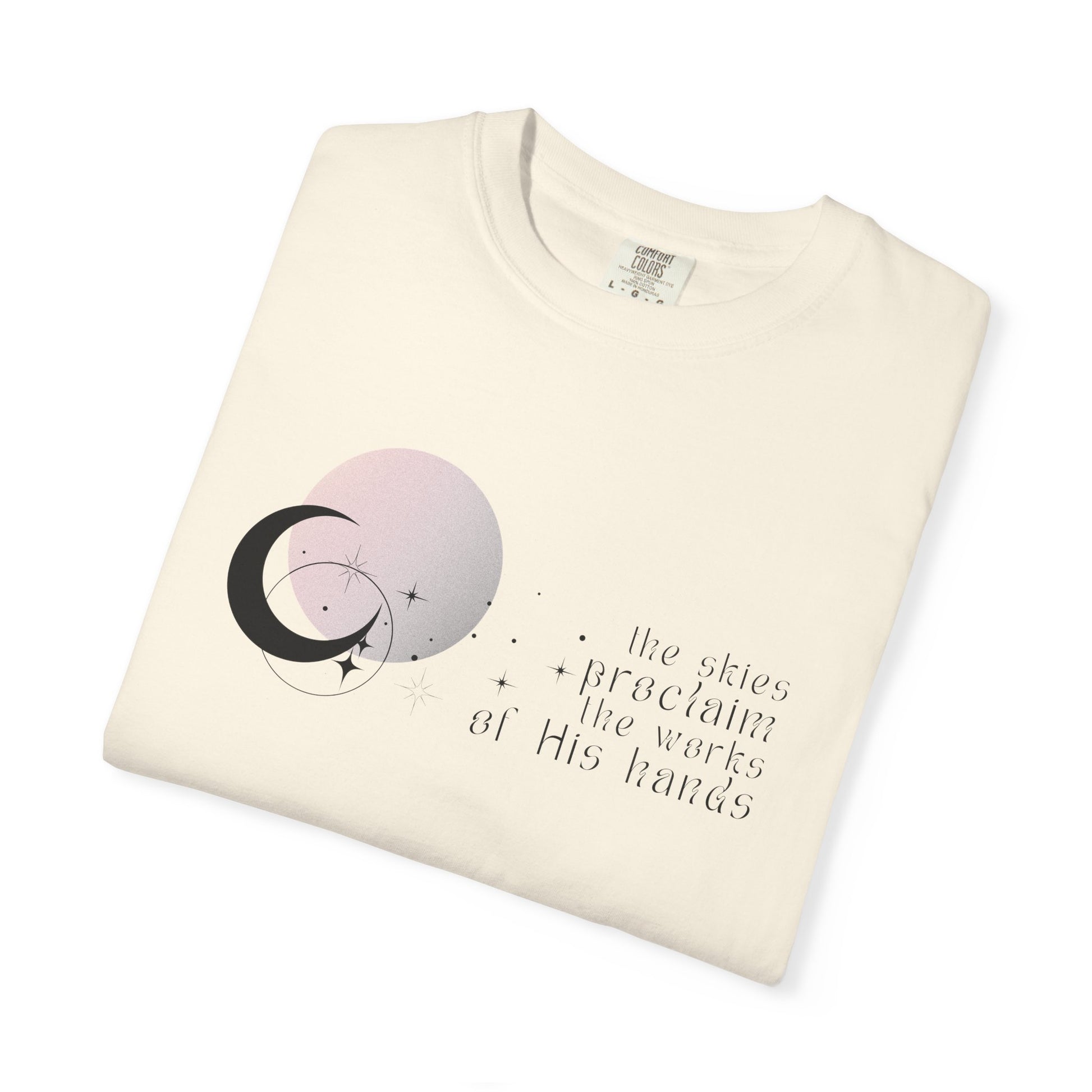 Serene T-Shirt with Abstract Design, Relaxed Fit Tee for Everyday Wear, Boho Style, Gift for Birthdays, Relaxation, Casual Occasions, [...]